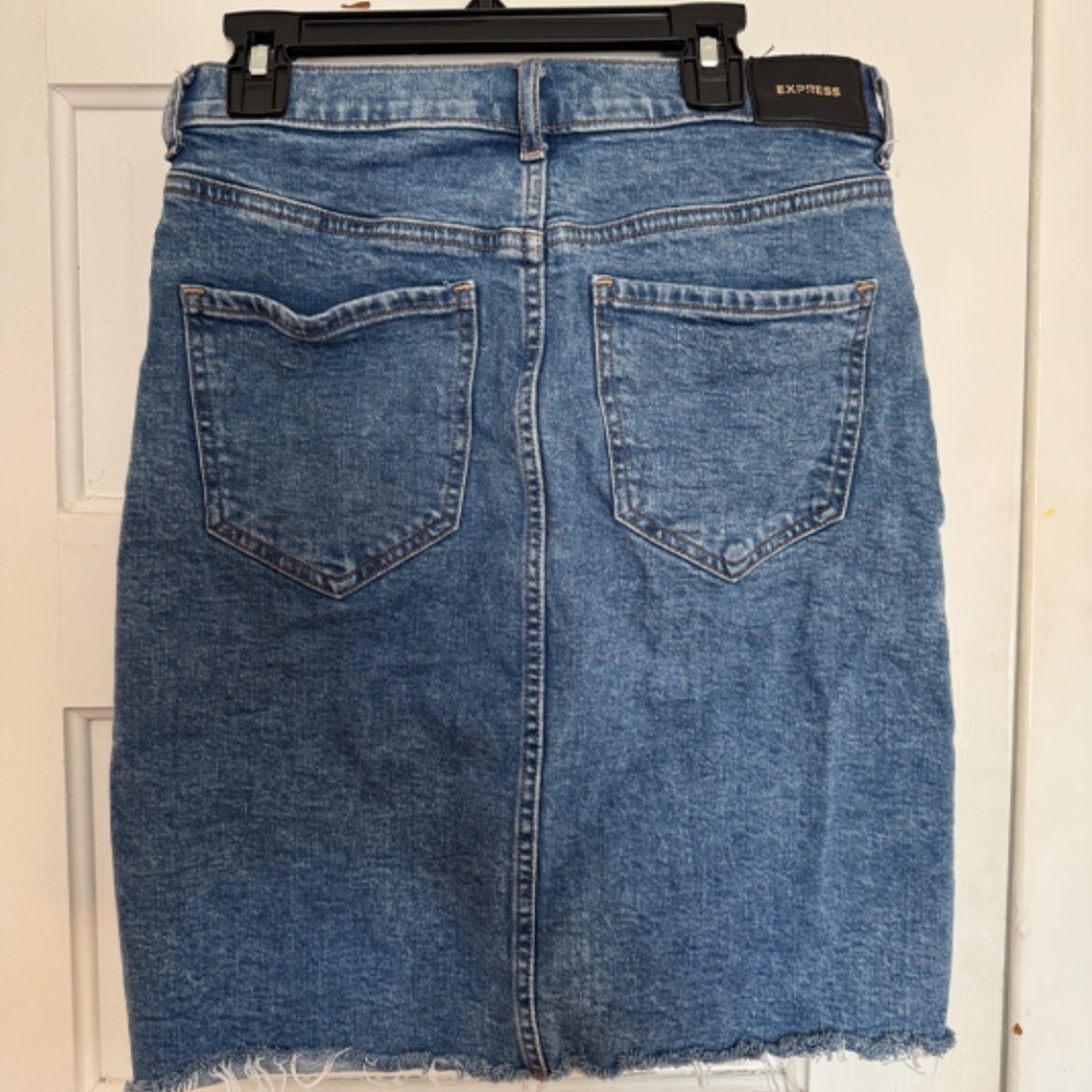 Y2K Express Knee Length Denim Skirt Raw Hem Side Slit‎ Size 2R Chic - Picture 3 of 6